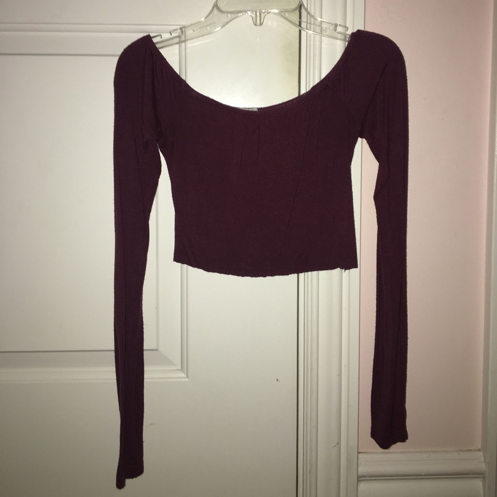 Off the shoulder crop shirt